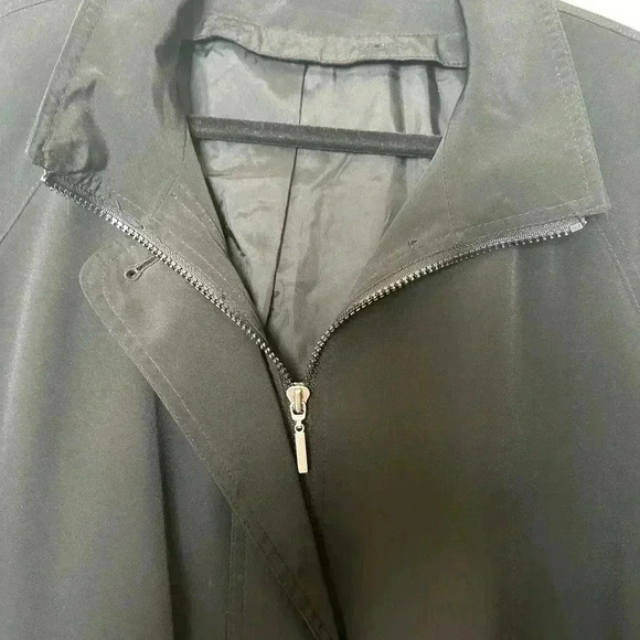 Black Jacket - Picture 4 of 10